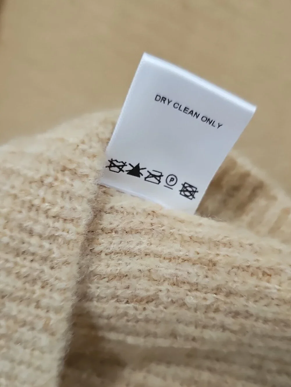 L'Academie Cropped V-Neck Polo Sweater - Beige Camel Wool And Alpaca Blend.